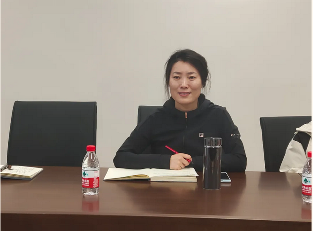打开智慧之门，教育集团与魏桥图书馆共筑阅读未来